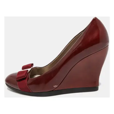 Salvatore Ferragamo Burgundy Patent Leather Vara Bow Wedge Pumps Size