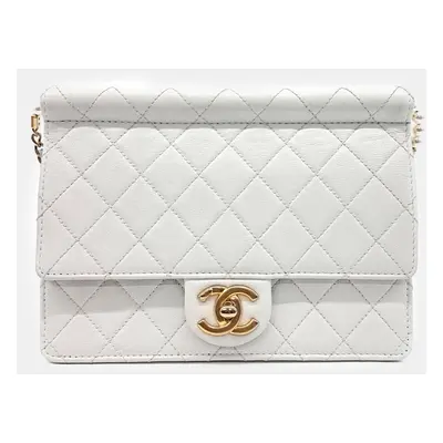 Chanel pearl chain shoulder bag