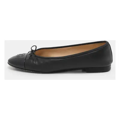 Chanel Black Leather and Patent Leather CC Ballet Flats Size 38.5