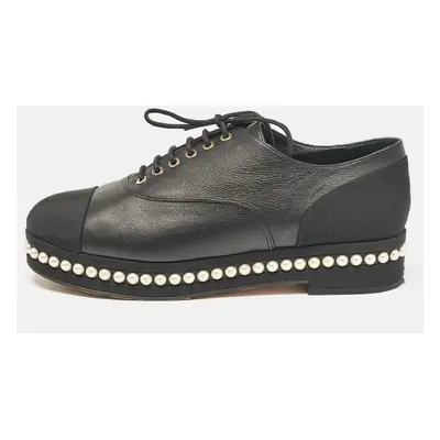 Chanel Black Leather and Fabric CC Faux Pearl Lace Up Oxfords Size