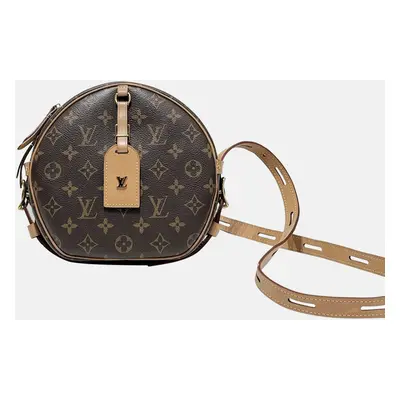 Louis Vuitton Classical Checkered Round Soft Cake Large Bag