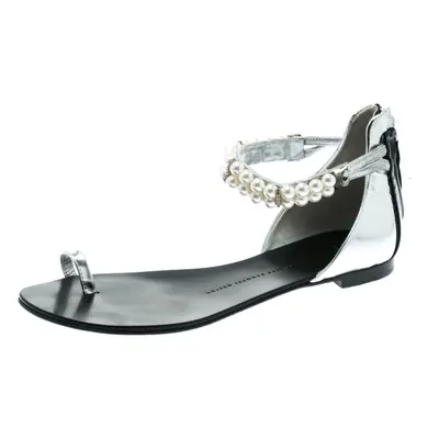 Giuseppe Zanotti Silver Patent Leather Pearl Embellished Ankle Strap Toe Ring Flats Size