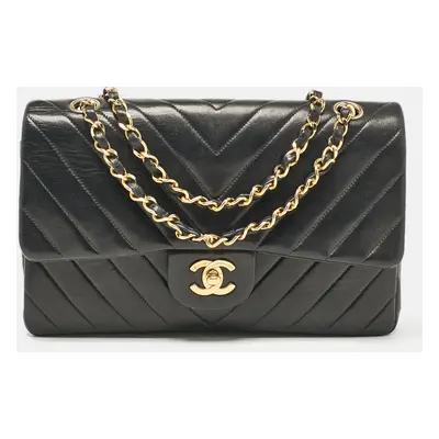 Chanel Black Chevron Leather Medium Classic Double Flap Bag