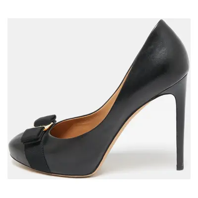 Salvatore Ferragamo Black Leather Rilly Pumps Size