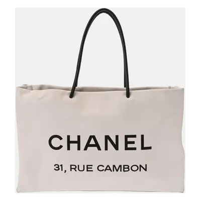 Chanel White Calfskin Essential Large Tote bag