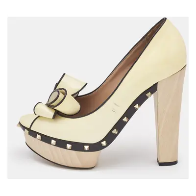 Valentino Cream/Black Patent Leather Wooden Platform Rockstud Pumps Size