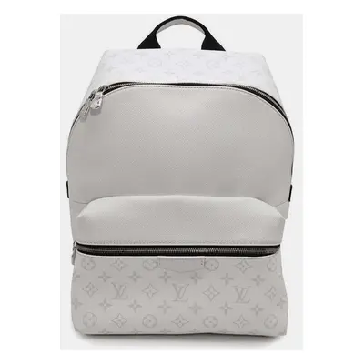 Louis Vuitton Blanc Taigarama Monogram Discovery PM Backpack