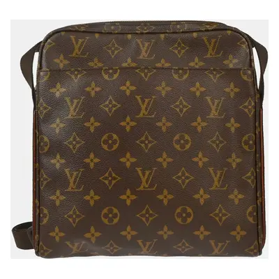 Louis Vuitton Monogram Trotteur Beaubourg Shoulder Bag