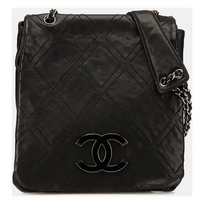 Chanel Black Large Calfskin Diamond Stitch Crossbody Bag