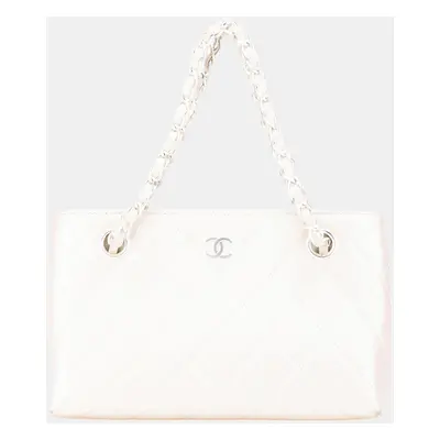 Chanel White CC Quilted Irisdescent Lambskin Chain Handbag