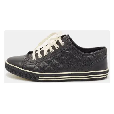 Chanel Black Quilted Leather CC Low Top Sneakers Size 37.5