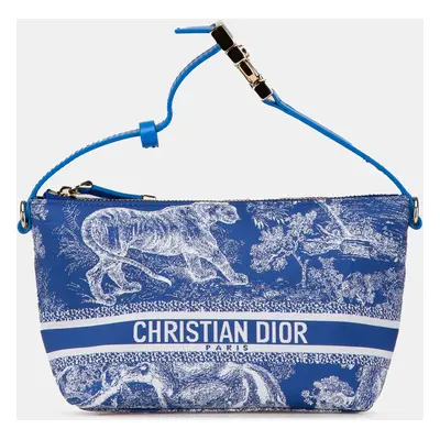 Dior Blue Small Technical Fabric Toile de Jouy Reverse DiorTravel Nomad Pouch