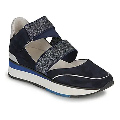 Adige XARI women's Shoes (Trainers) in Marine