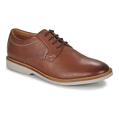 Clarks ATTICUS LTLACE men's Casual Shoes in Brown