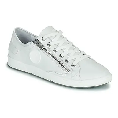 Pataugas JESTER women's Shoes (Trainers) in White