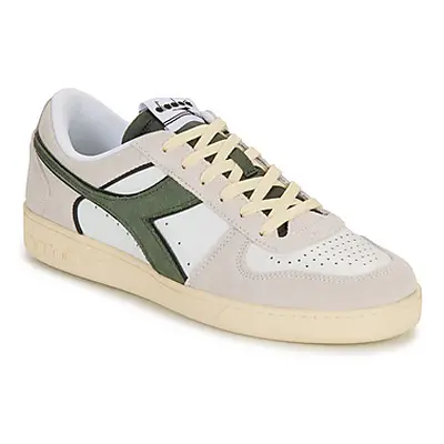 Diadora MAGIC BASKET LOW SUEDE men's Shoes (Trainers) in White