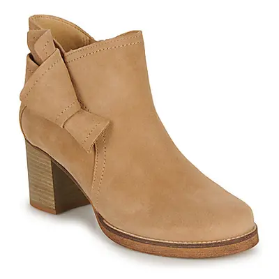 Casual Attitude HIRCHE women's Low Ankle Boots in Beige