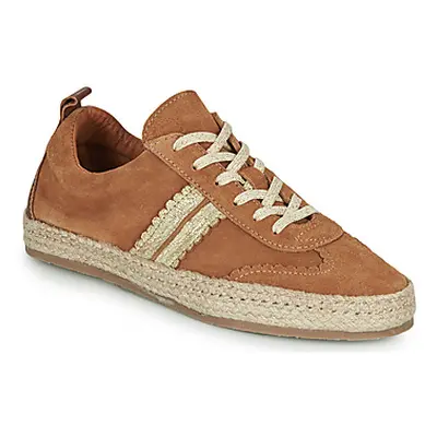 Pataugas PIA women's Espadrilles / Casual Shoes in Brown