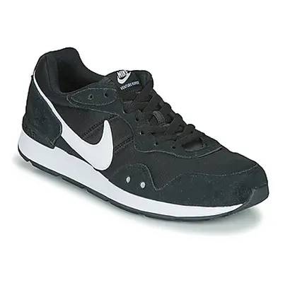 Nike VENTURE RUNNER men's Shoes (Trainers) in Black