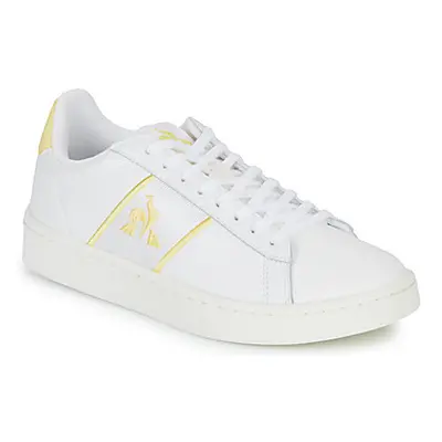 Le Coq Sportif CLASSIC SOFT W women's Shoes (Trainers) in White