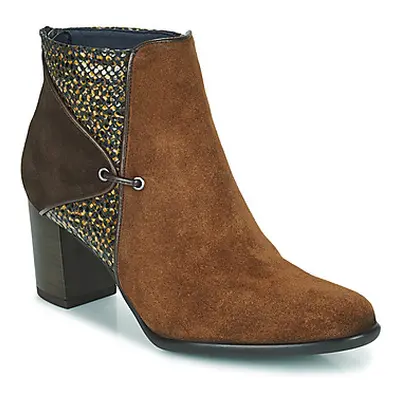 Dorking KING women's Low Ankle Boots in Brown