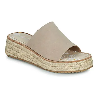 Ulanka CALETA women's Mules / Casual Shoes in Beige