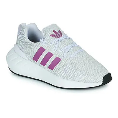 Adidas SWIFT RUN 22 J boys's Children's Shoes (Trainers) in White