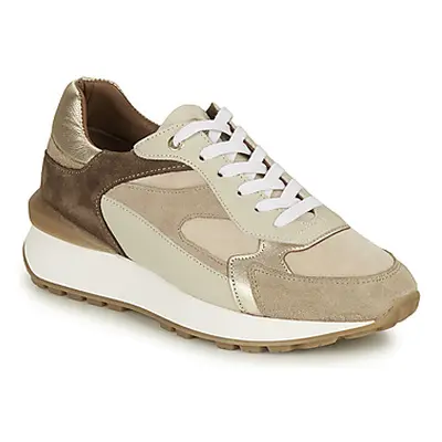 JB Martin FORTE women's Shoes (Trainers) in Beige