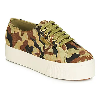 Superga 2790 LEAHORSE women's Shoes (Trainers) in Green