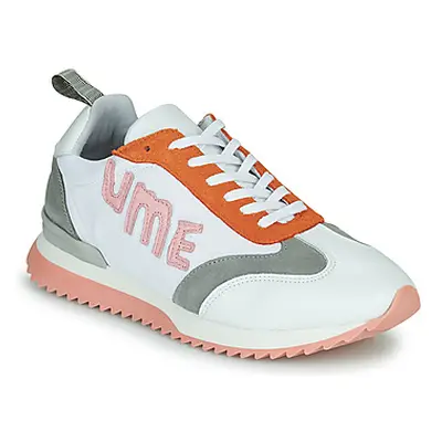 Un Matin d'Eté AIDA women's Shoes (Trainers) in White