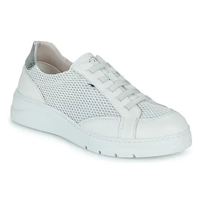 Fluchos POMPAS women's Shoes (Trainers) in White