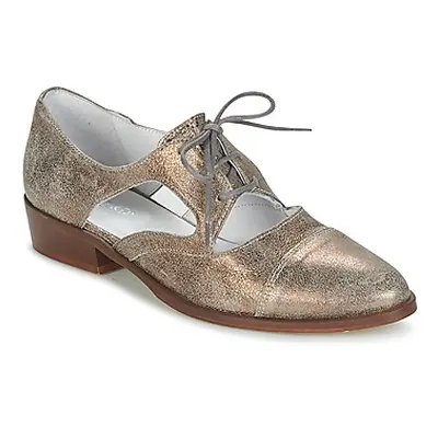 Regard RELAX women's Casual Shoes in Gold