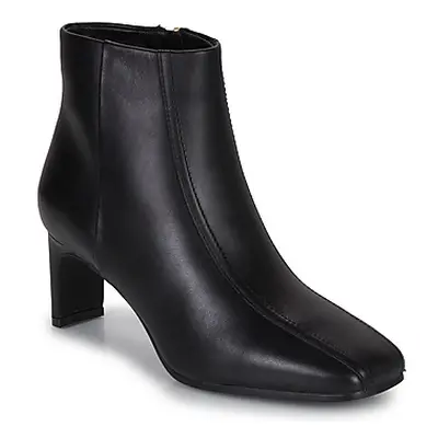 Clarks Seren55 Top women's Low Ankle Boots in Black