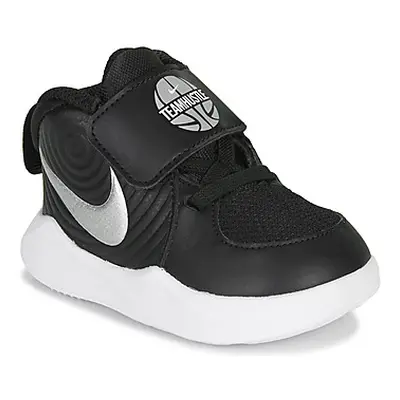 Nike TEAM HUSTLE D 9 TD boys's Children's Basketball Trainers (Shoes) in Black