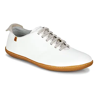 El Naturalista EL VIAJERO women's Shoes (Trainers) in White