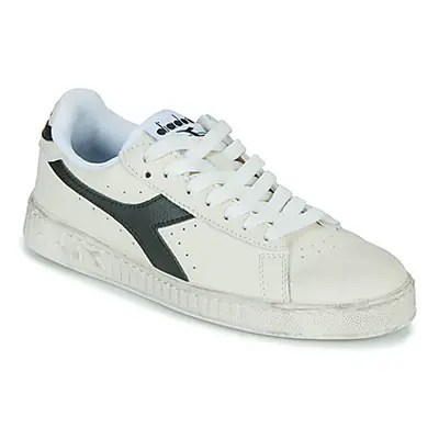 Diadora GAME L LOW WAXED men's Shoes (Trainers) in White