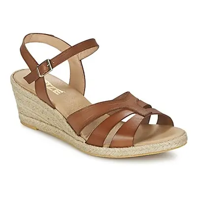 So Size ELIZA women's Sandals in Brown