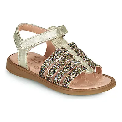 Acebo's 5498GE-PLATINO-J girls's Children's Sandals in Gold