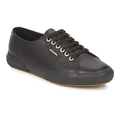 Superga 2750 men's Shoes (Trainers) in Brown