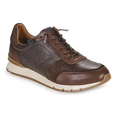 Pellet MIKE men's Shoes (Trainers) in Brown