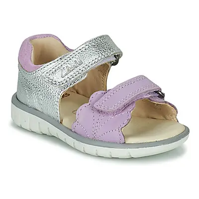 Clarks Roam Wing T. girls's Children's Sandals in Silver