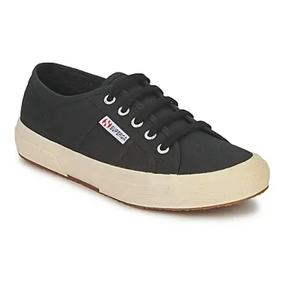 Superga 2750 COTU CLASSIC men's Shoes (Trainers) in Black