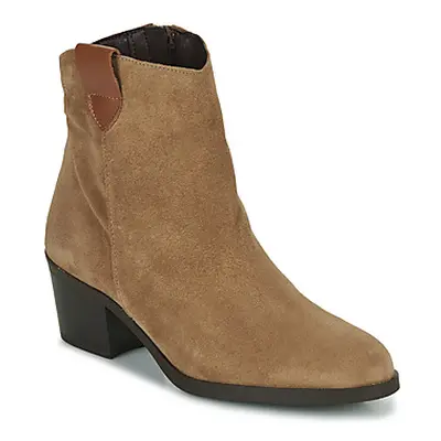 Betty London BIOUTI women's Low Ankle Boots in Brown