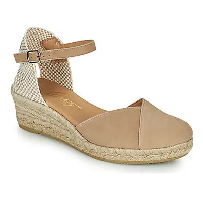 Betty London INONO women's Espadrilles / Casual Shoes in Brown