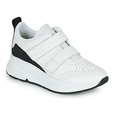 Geox D02FLB08522C0404 women's Shoes (Trainers) in White