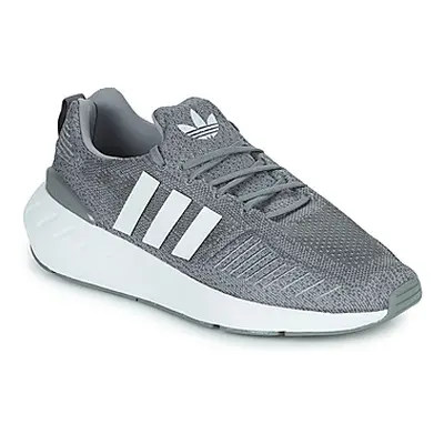 Adidas SWIFT RUN 22 men's Shoes (Trainers) in Grey