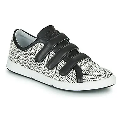 Pataugas JULIETTE women's Shoes (Trainers) in Black