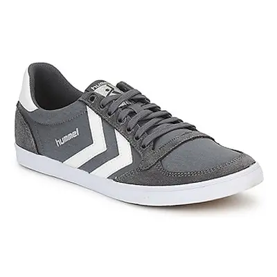 Hummel TEN STAR LOW CANVAS men's Shoes (Trainers) in Grey