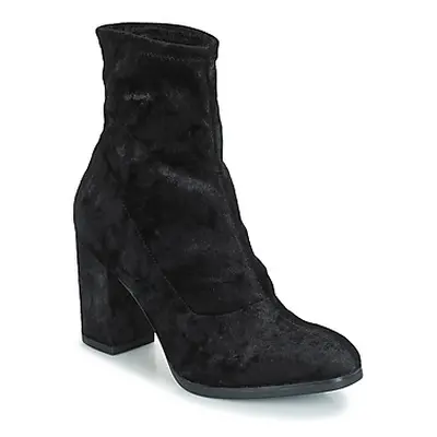 Caprice - women's Low Ankle Boots in Black