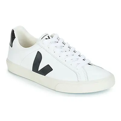 Veja ESPLAR LOW LOGO men's Shoes (Trainers) in White